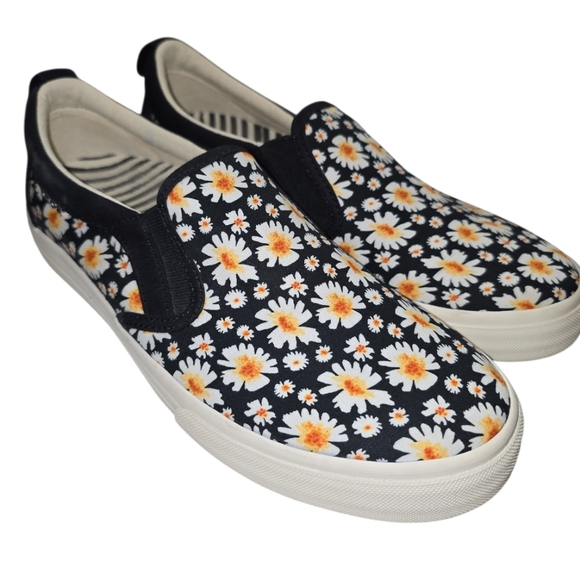 Taos Footwear Shoes - Taos Black Daisy Rubber Sole Slip-on Sneakers 7.5 Canvas Removable Footbed